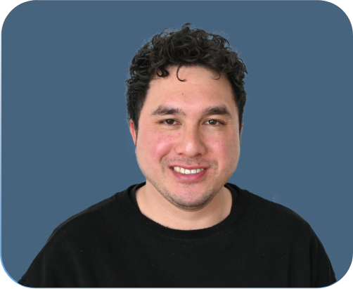 Portretfoto van Robin, lid van de activiteitencommissie.